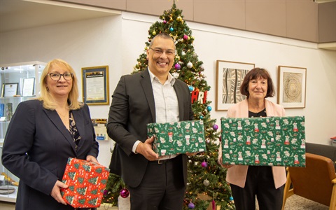 Samaritans Paula Trood and John Barriga with Lake Macquarie Mayor Kay Fraser